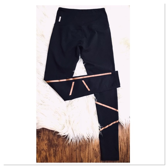 Zella Shine Bright Athletic Leggings Black Gold Reflective Size Small - Picture 4 of 4